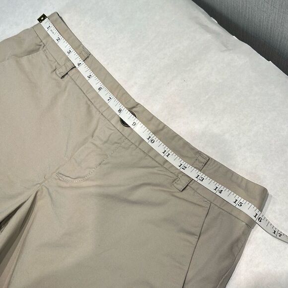 Gap Aubrey Khaki Shorts Sz 6 Button Front 5" Inseam Casual Pockets Classic - Picture 4 of 6